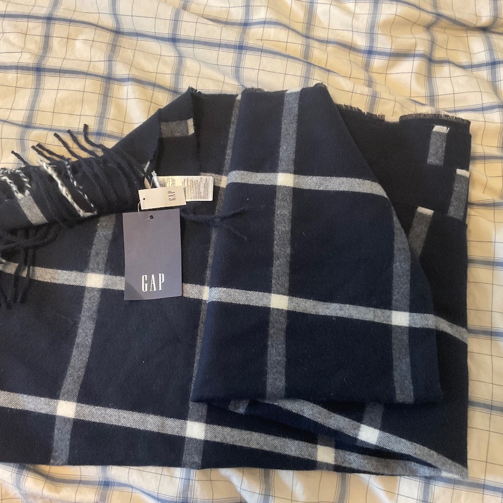 Cashmere scarf NEW